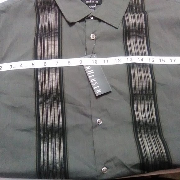 Mens Van Heusen Short Sleeve Dress Shirt XL - Picture 8 of 8
